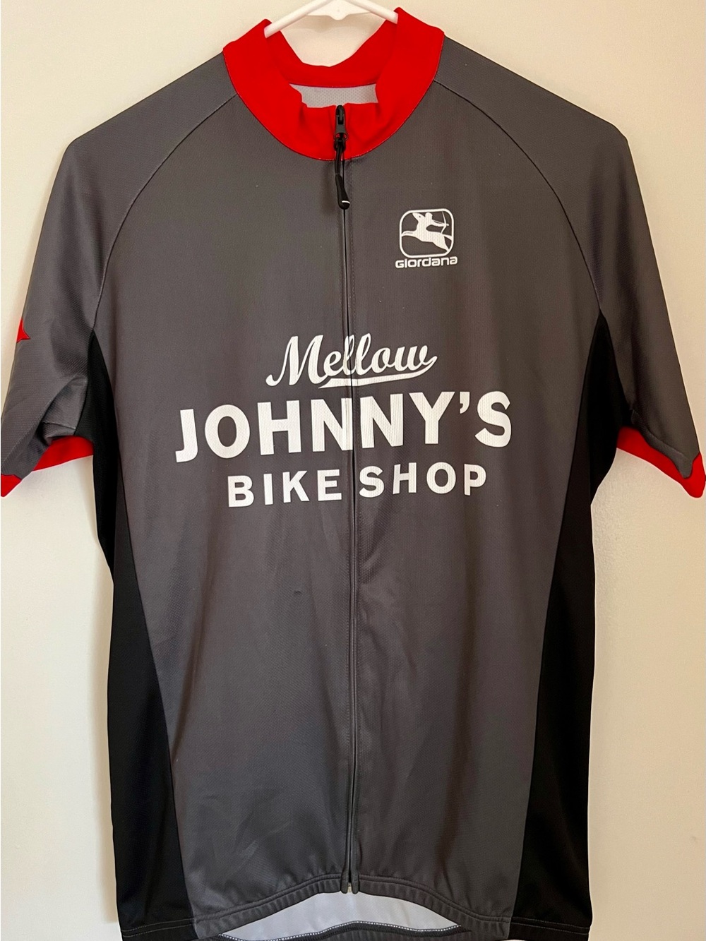 Men's Short-Sleeve Cycling Jersey - Gray with Red Trim